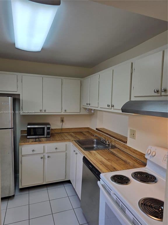 1-bedroom Condo — 8005 SW 107th Ave APT 309