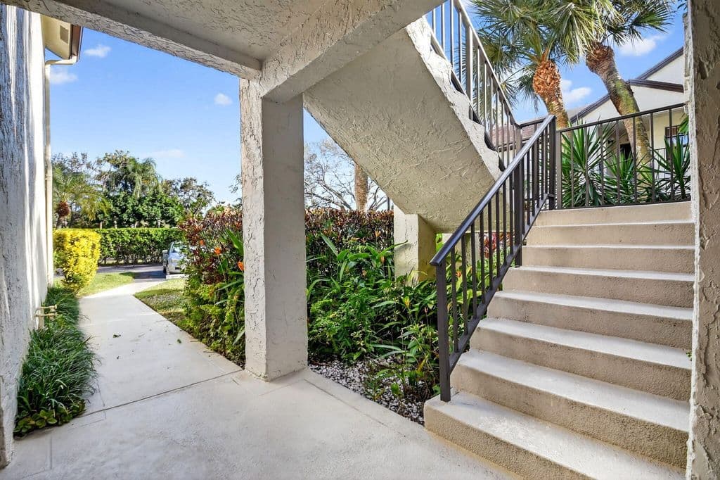2+1 Condo — 3227 Perimeter Drive