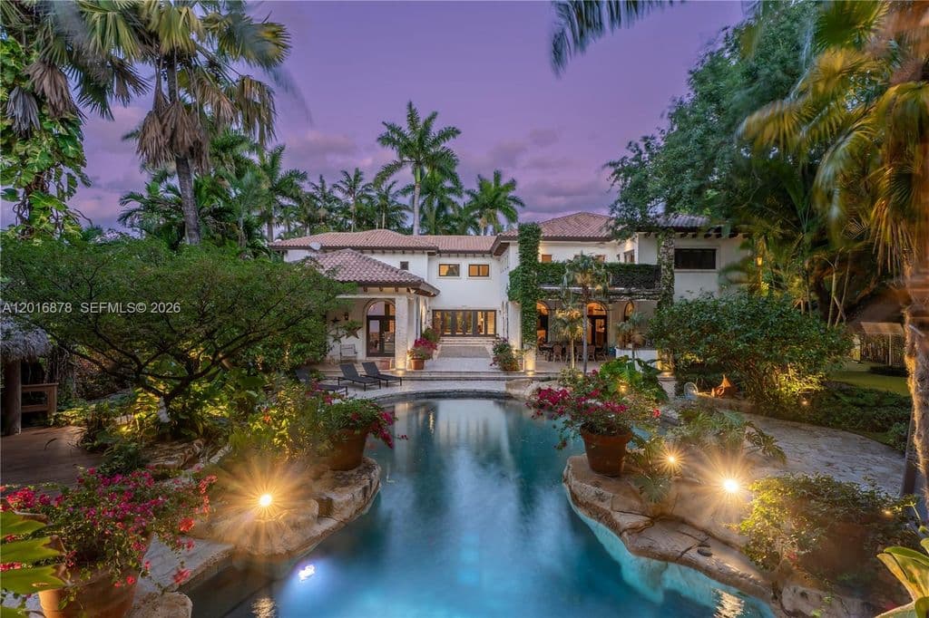 6-bedroom Single-Family Home — 8550 Old Cutler Rd