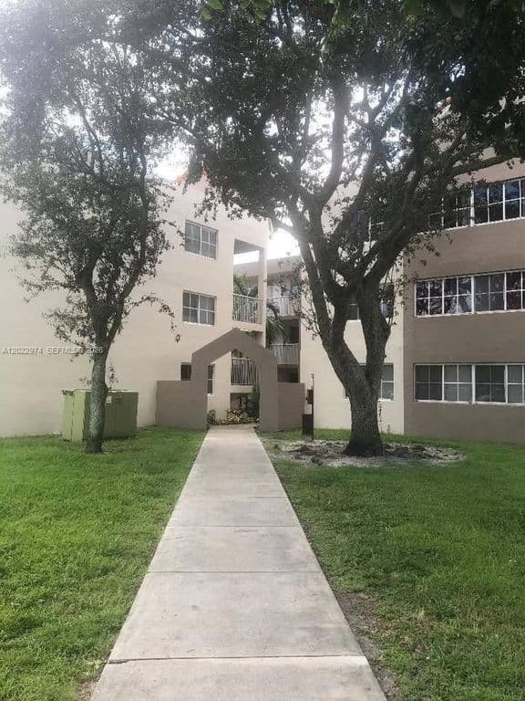 2-bedroom Condo — 6155 NW 186th St APT 209