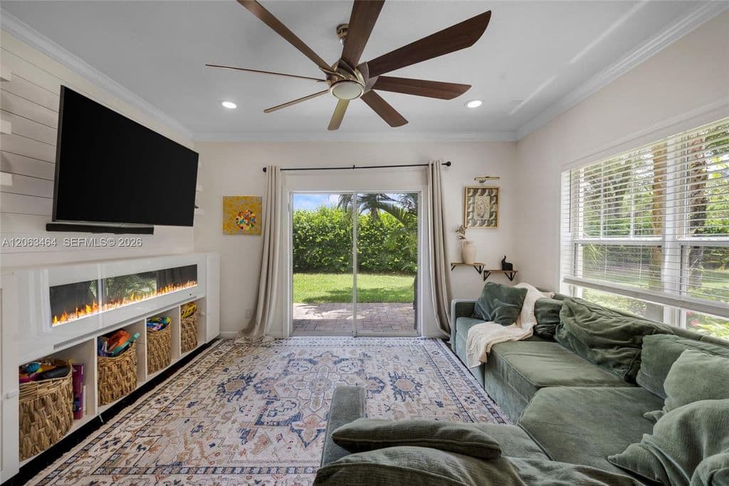 3+1 Mülk — 4501 Windmill Palm Way