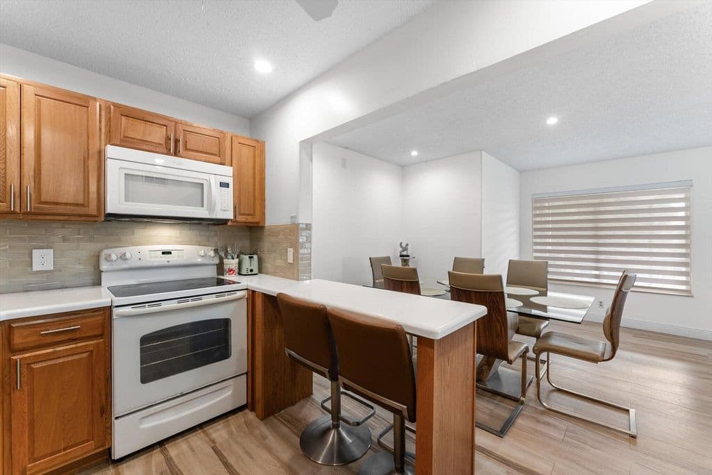 2-bedroom Condo — 421 Pine Glen Lane #A2