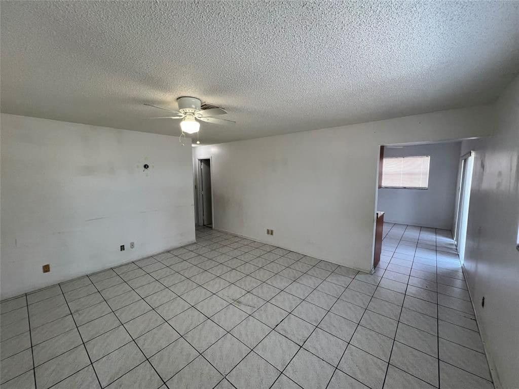 2+1 Condo — 230 SW 1st Street #G-8