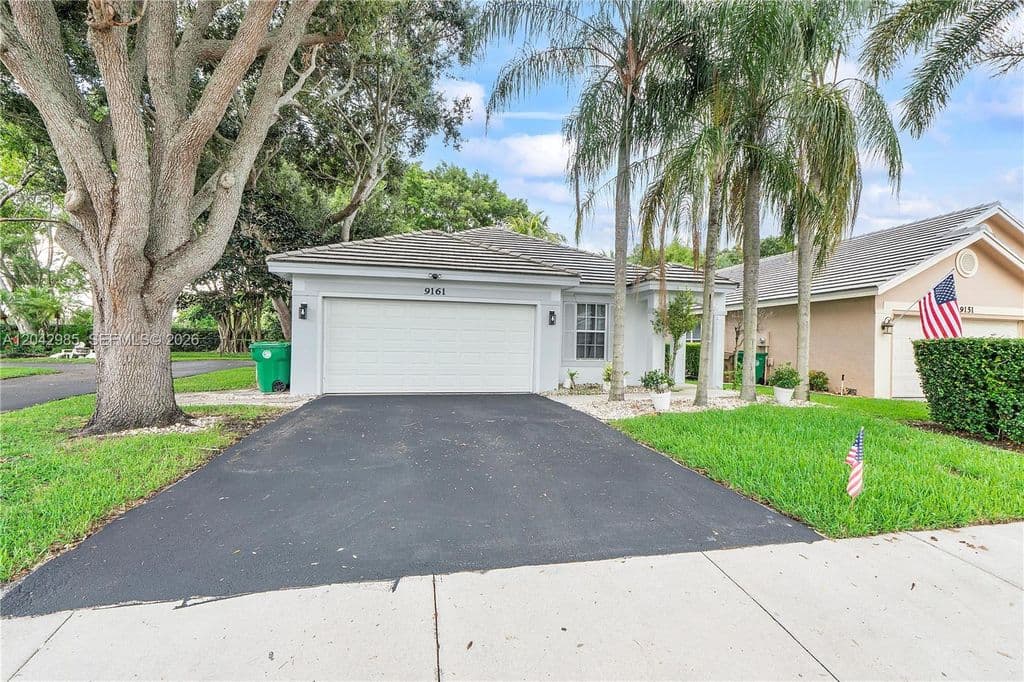 3+1 Müstakil ev — 9161 Lake Park Cir N