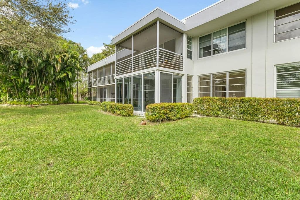 3+1 Condo — 4280 Oaks Ter APT 102