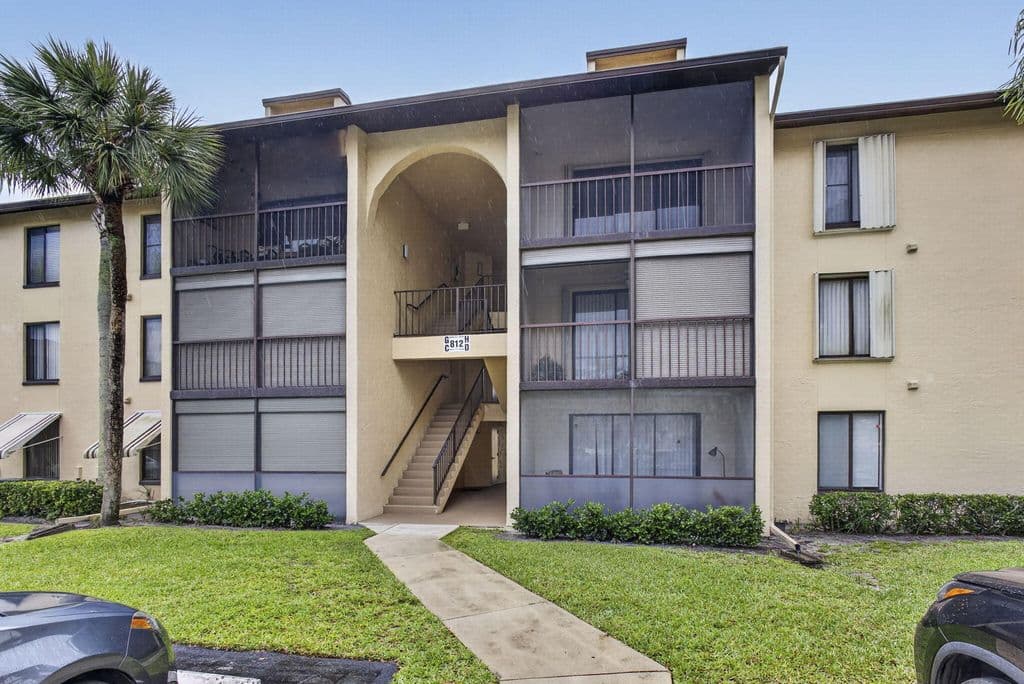 2+1 Condo — 812 Sky Pine Way #G1