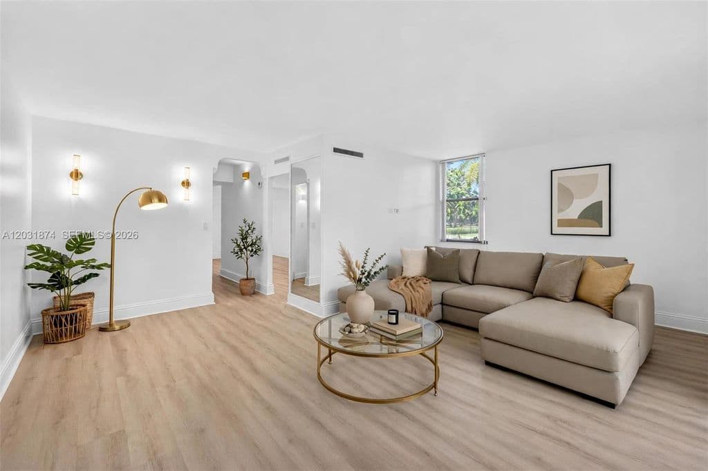 3+1 Mülk — 20300 W Country Club Dr APT 106-3