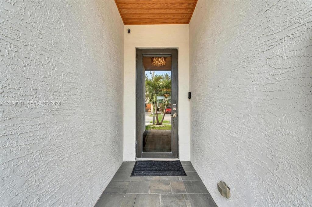4-bedroom Property — 10533 NW 78th Ter