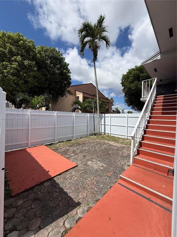 2-bedroom Condo — 8480 SW 156th Pl APT 620
