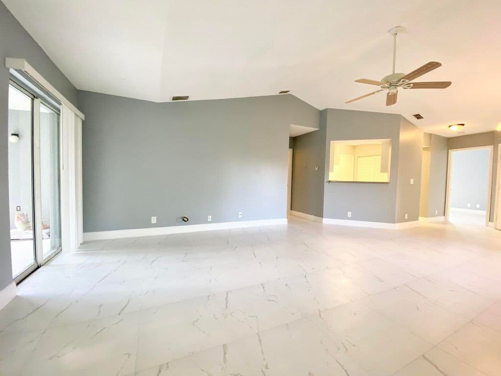 2+1 Condo — 815 W Boynton Beach Boulevard #16-201