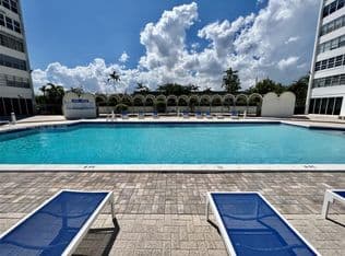 1-bedroom Condo — 2100 Sans Souci Blvd #A1410, North Miami, 33181