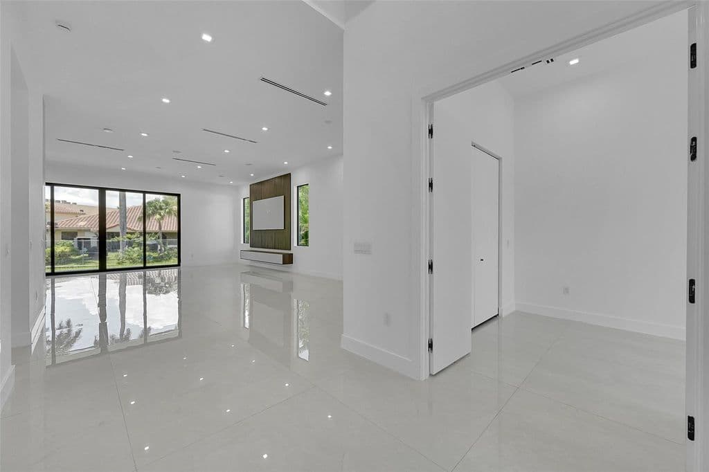 3+1 Müstakil ev — 656 NW 21st Street
