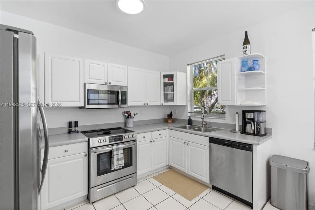 2-bedroom Property — 1120 Canella Ln