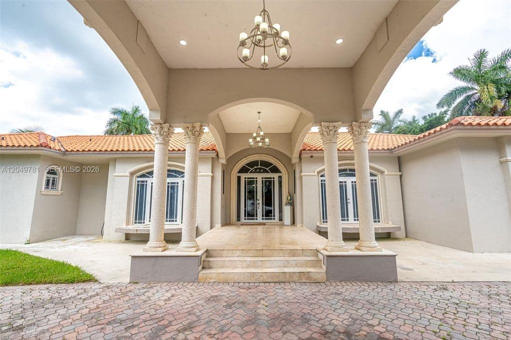 4-bedroom Single-Family Home — 18390 SW 200th St