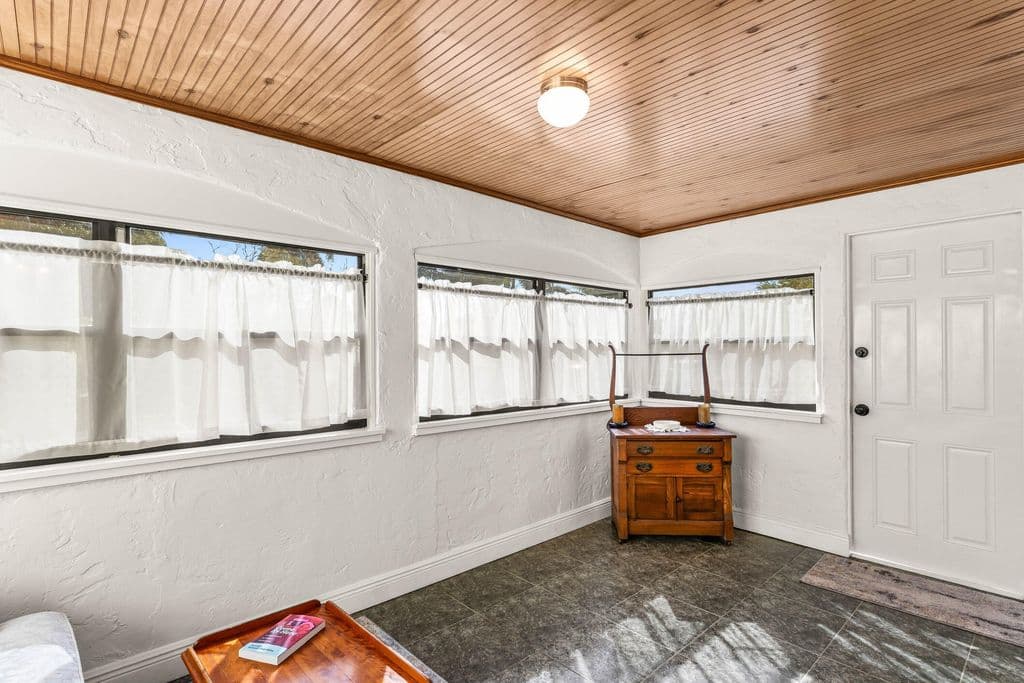 2-bedroom Single-Family Home — 921 S M Street