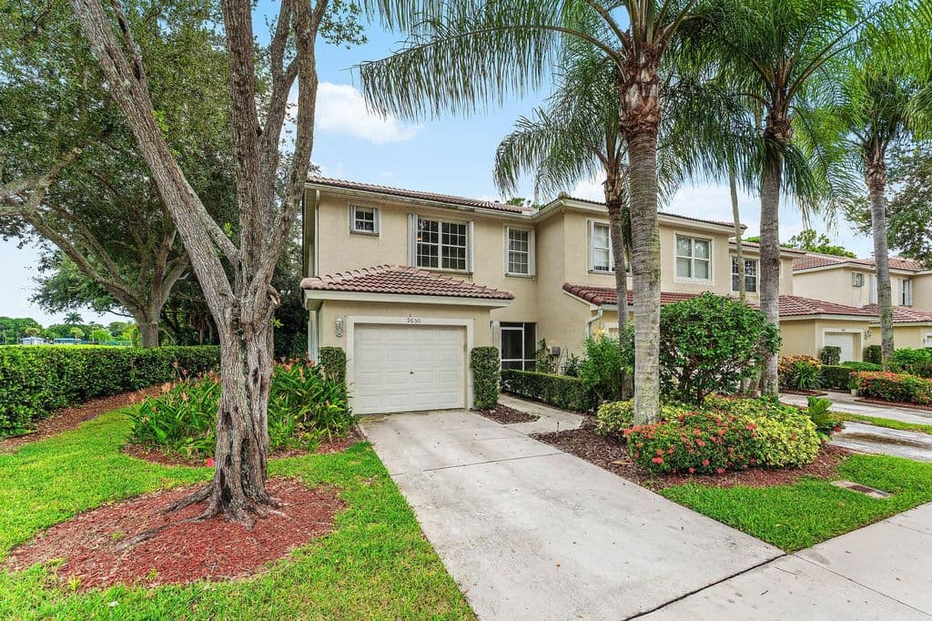 3-bedroom Property — 9650 Lago Drive