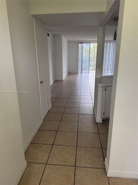 2-bedroom Condo — 1710 NE 191st St APT 411-3