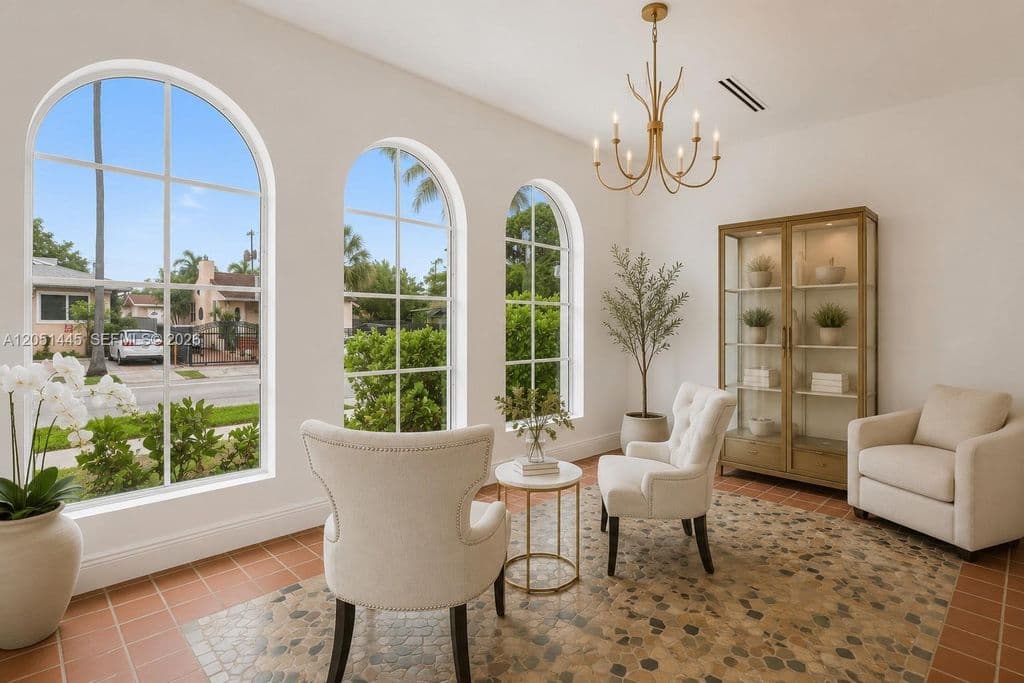 5+1 Müstakil ev — 1636 SW 9th St