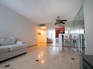 1+1 Condo — 701 Three Islands Blvd APT 506, Hallandale, 33009