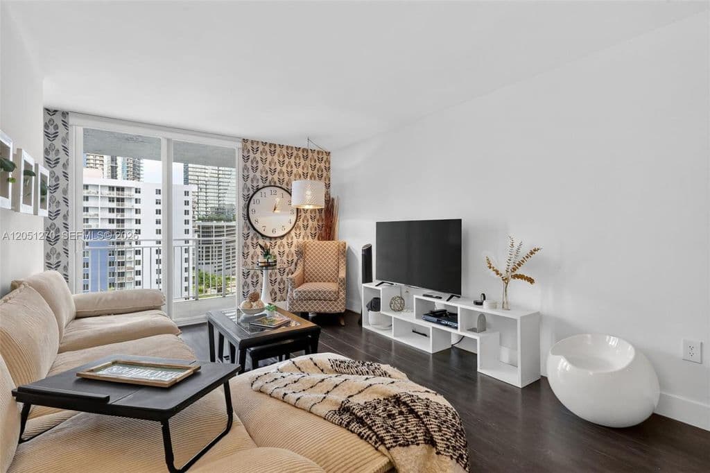 2-bedroom Condo — 850 N Miami Ave #W-1202