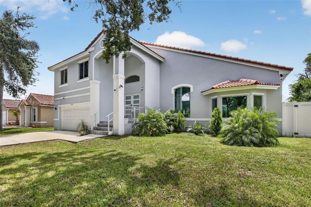 4+1 Müstakil ev — 13020 SW 17th Ct