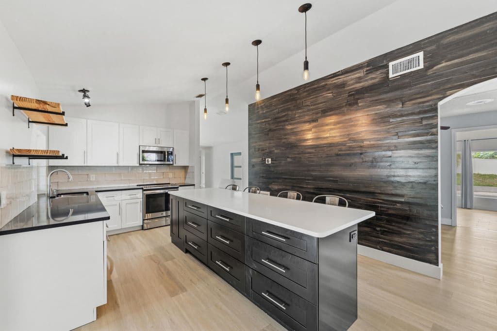 3-bedroom Single-Family Home — 1127 NW 9th Street