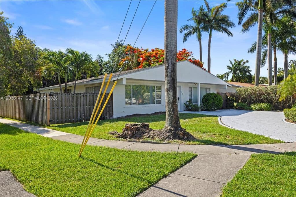 4-bedroom Single-Family Home — 230 NE 5th Ave