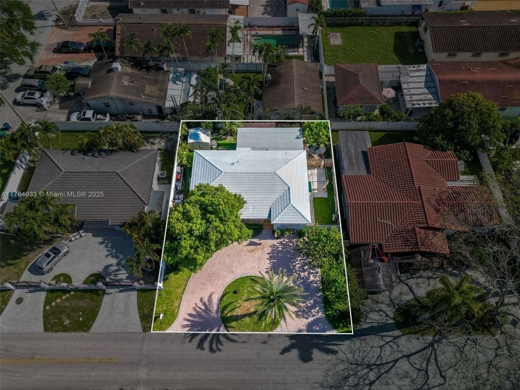 4+1 Müstakil ev — 5810 SW 22nd St