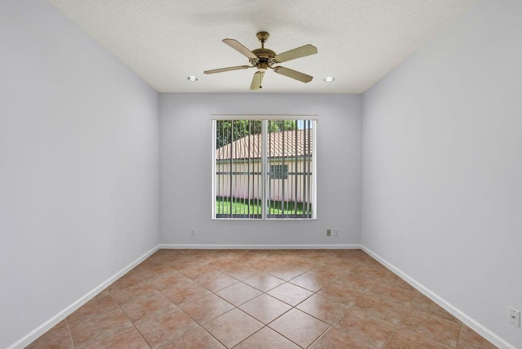 3-bedroom Single-Family Home — 6453 Emerald Breeze Way