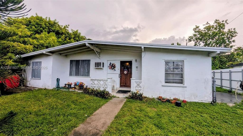 3-bedroom Single-Family Home — 11345 SW 44th St