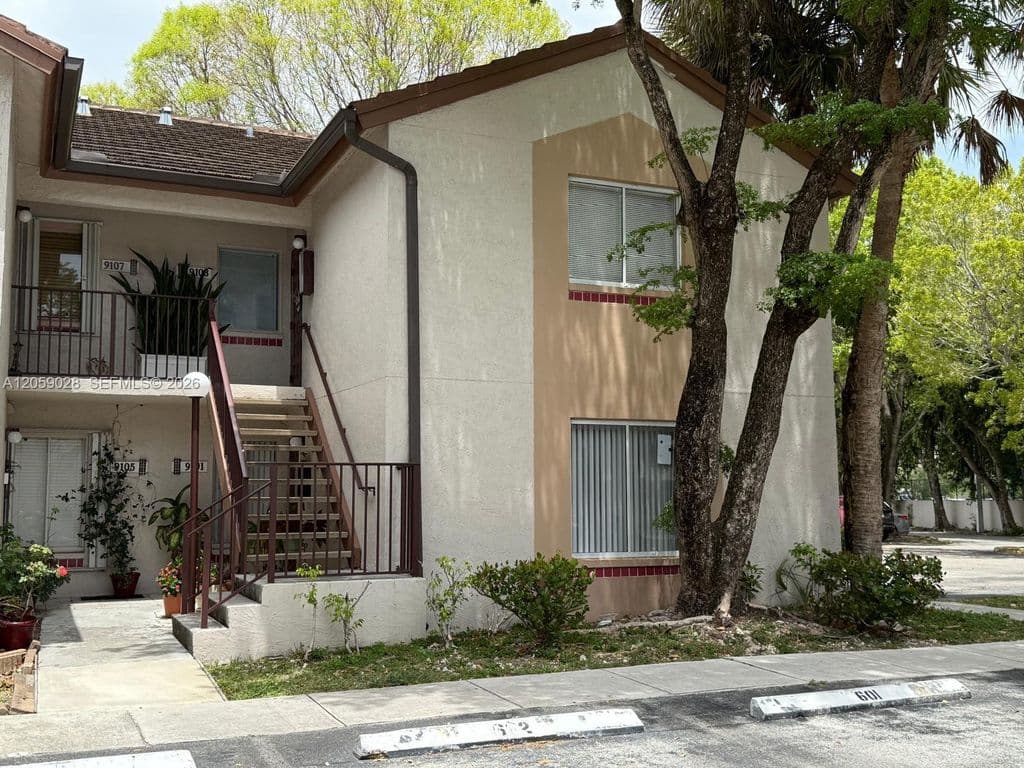 2+1 Condo — 9103 SW 138th Pl #9103