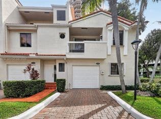 4+1 Townhouse — 21391 Marina Cove Cir APT 19-K, Aventura, 33180