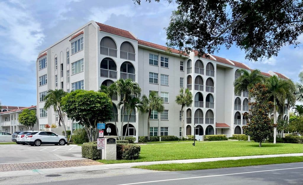 2+1 Condo — 250 NE 20th Street #3080