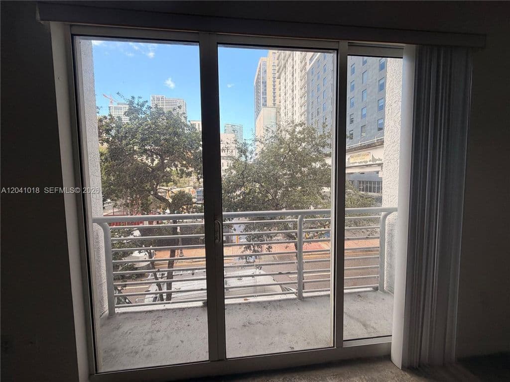 1+1 Condo — 133 NE 2nd Ave APT 209