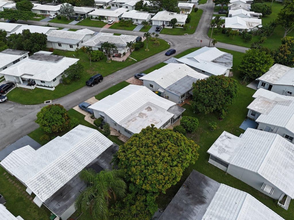 3+1 Müstakil ev — 7105 NW 68th Avenue