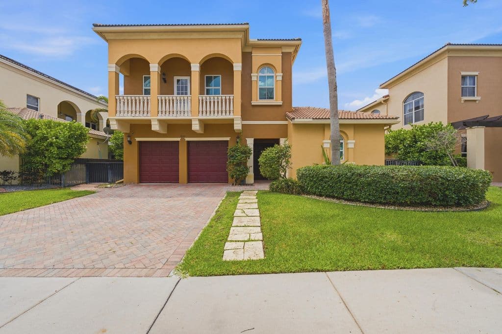 6-bedroom Single-Family Home — 9190 NUGENT Trail