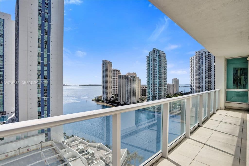 2+1 Condo — 300 S Biscayne Blvd #T-1816