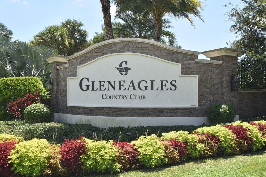 2-bedroom Condo — 7563 Glendevon Lane #1306