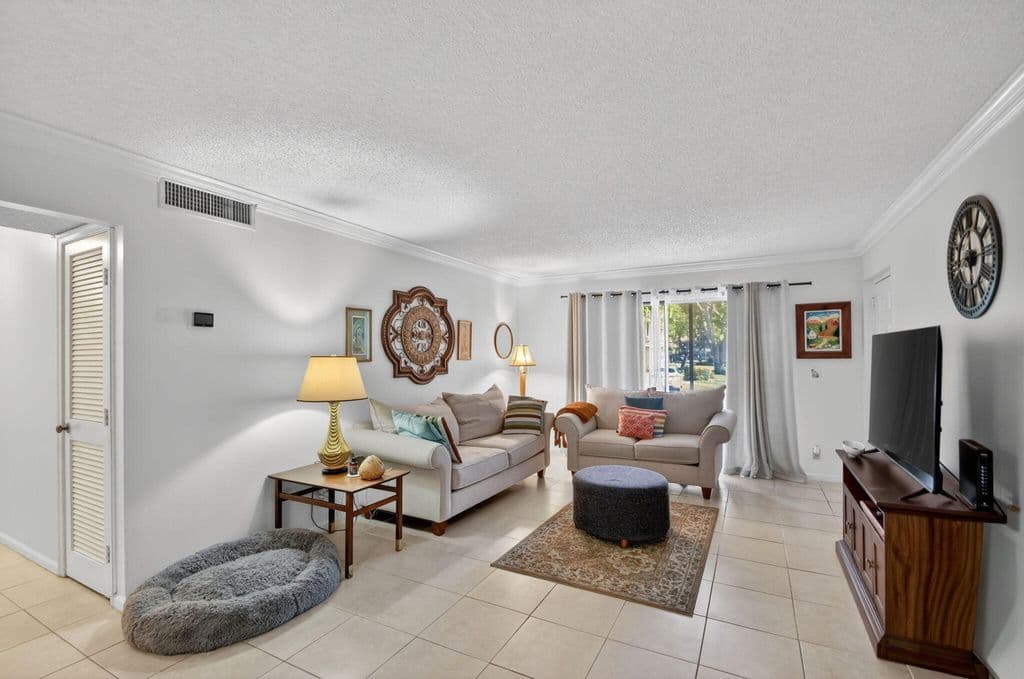 2+1 Condo — 9810 Pineapple Tree, Drive #103