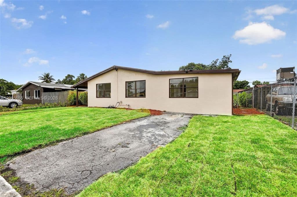 3+1 Müstakil ev — 6250 NW 14th St