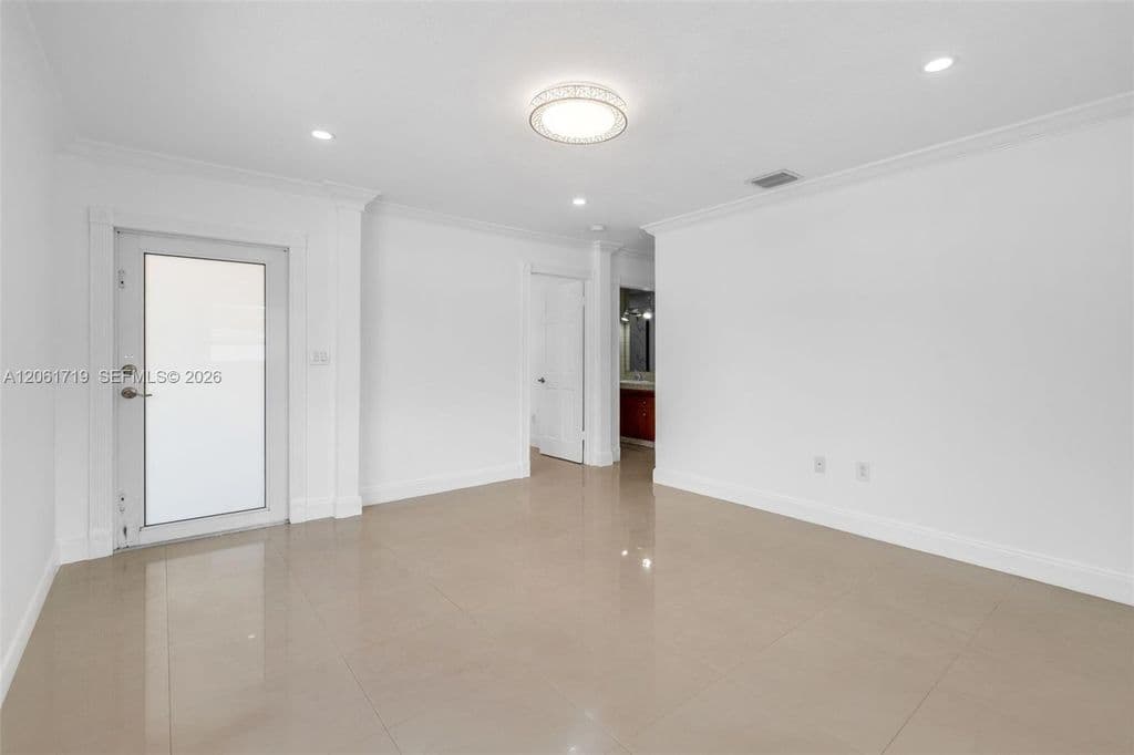 4+1 Müstakil ev — 3685 W 9th Ave