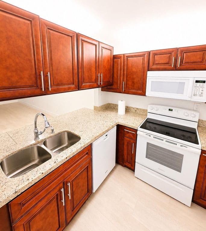 2-bedroom Condo — 3399 Foxcroft Road #206