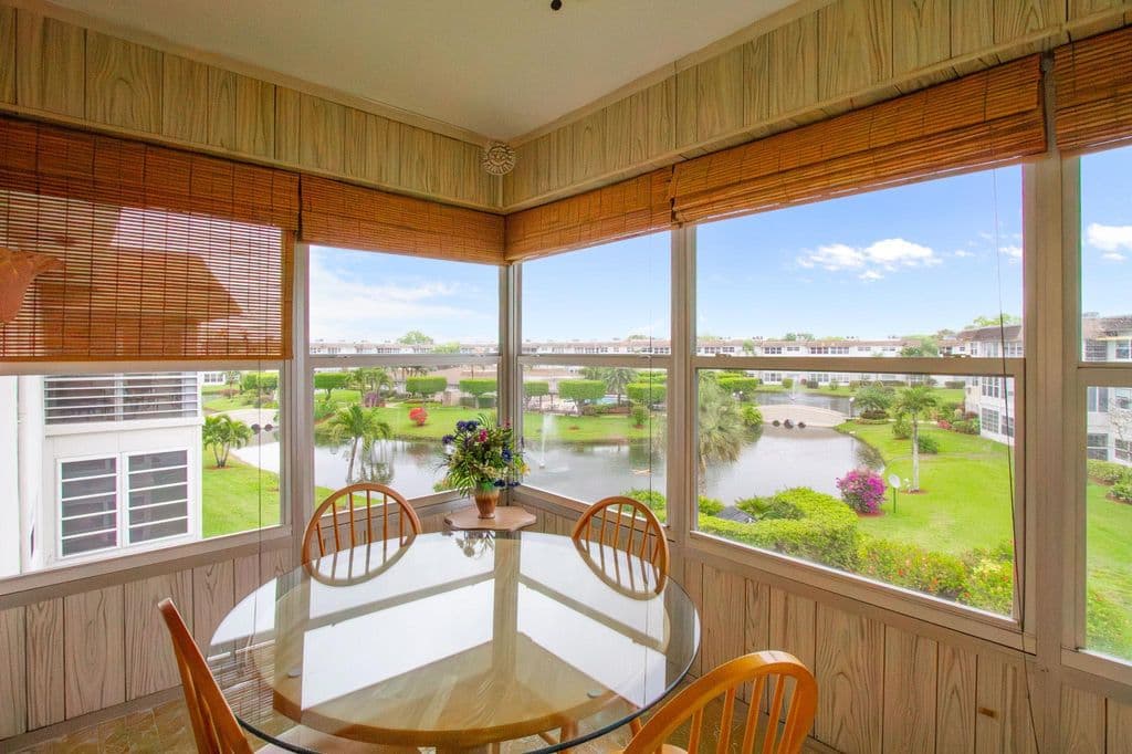 2-bedroom Condo — 3500 NW 48th #615