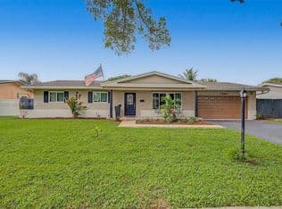 4+1 Müstakil ev — 7460 NW 13th St, Plantation, 33313