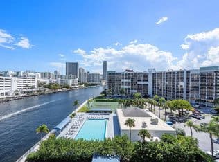 2-bedroom Condo — 600 Parkview Dr APT 815, Hallandale, 33009