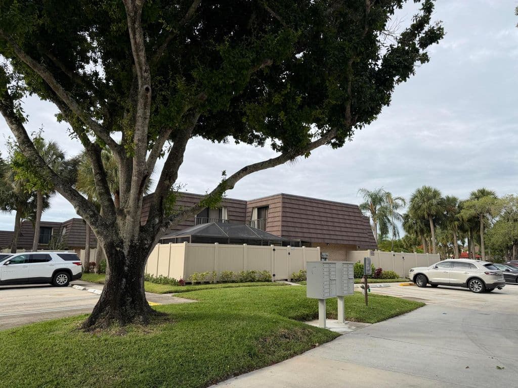 2-bedroom Property — 7622 N 76th Way #200