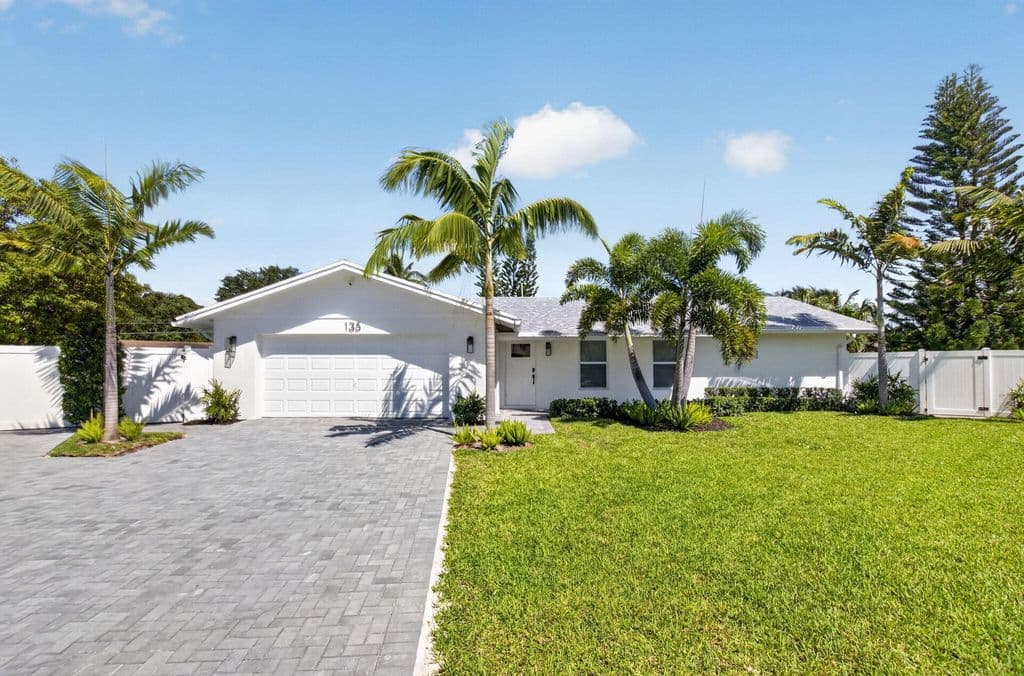 3-bedroom Single-Family Home — 135 SE 28th Court
