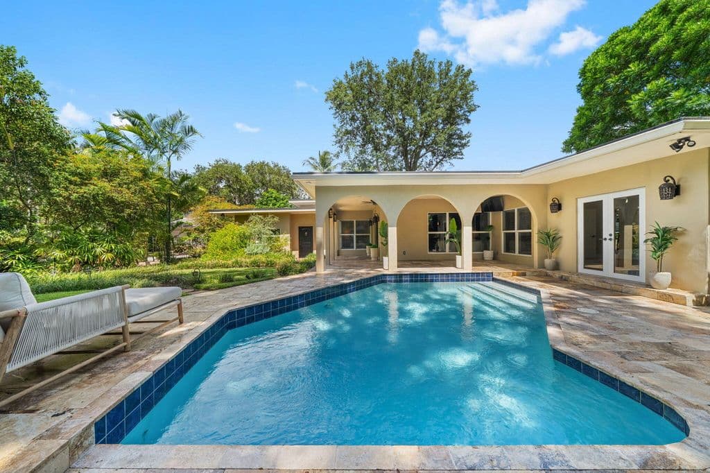 3-bedroom Single-Family Home — 901 SE 6TH Street