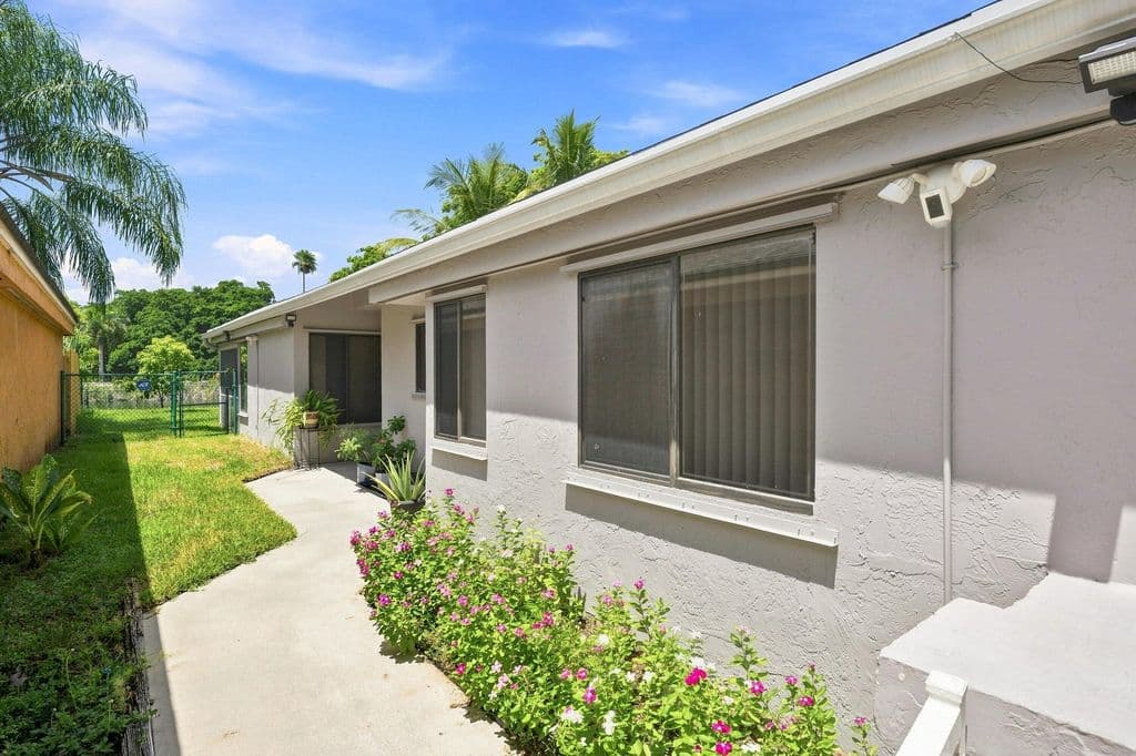 3-bedroom Single-Family Home — 2385 NW 34TH Terrace