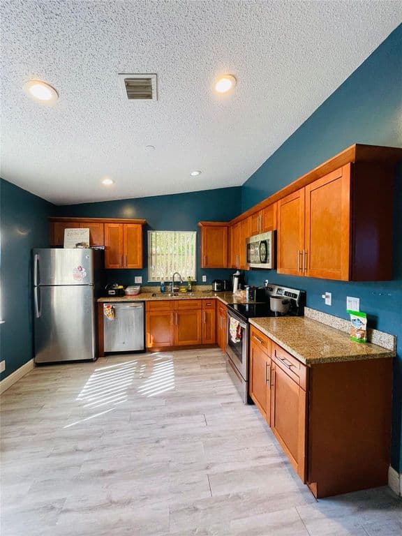 3+1 Müstakil ev — 244 Caribe Court